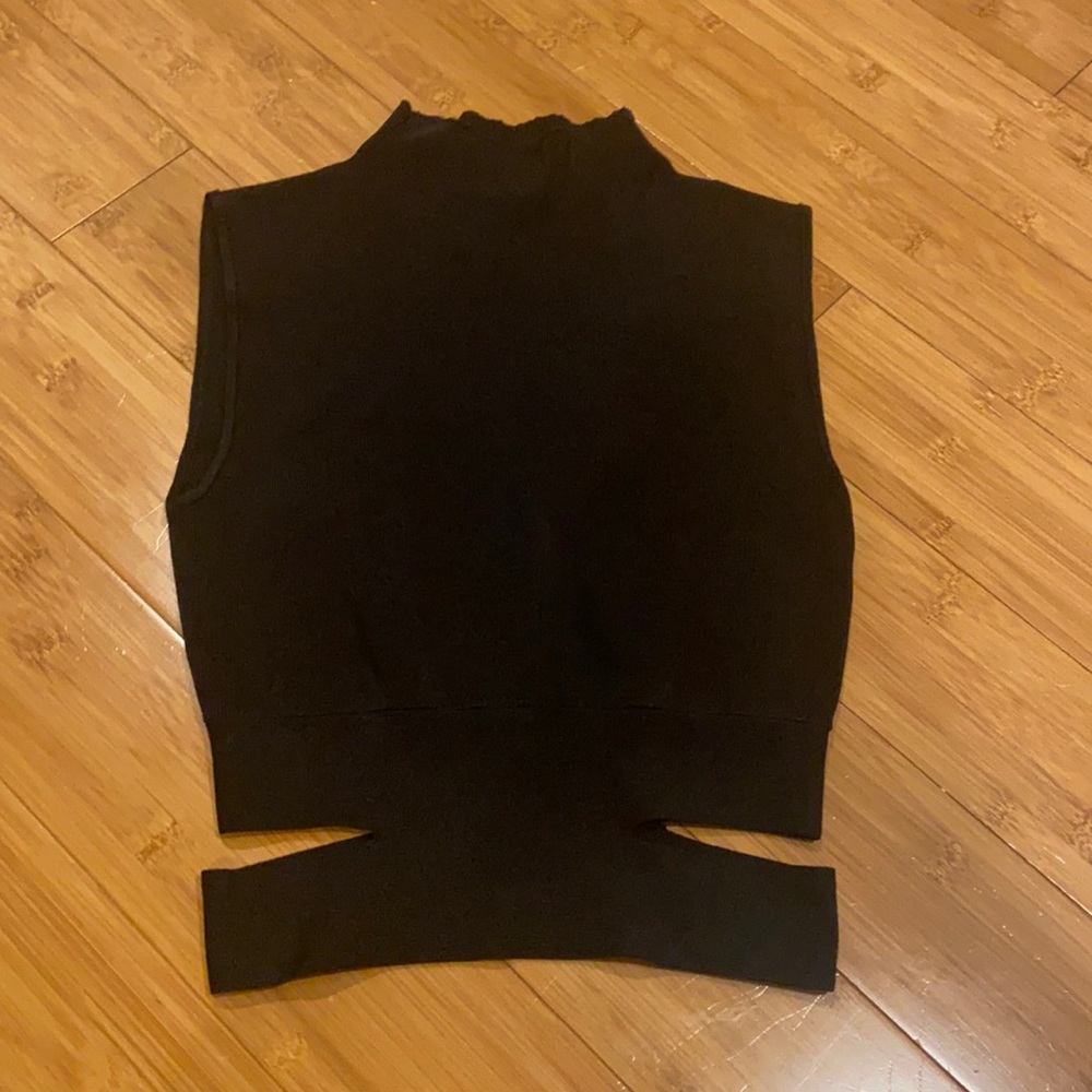 black cropped turtle neck